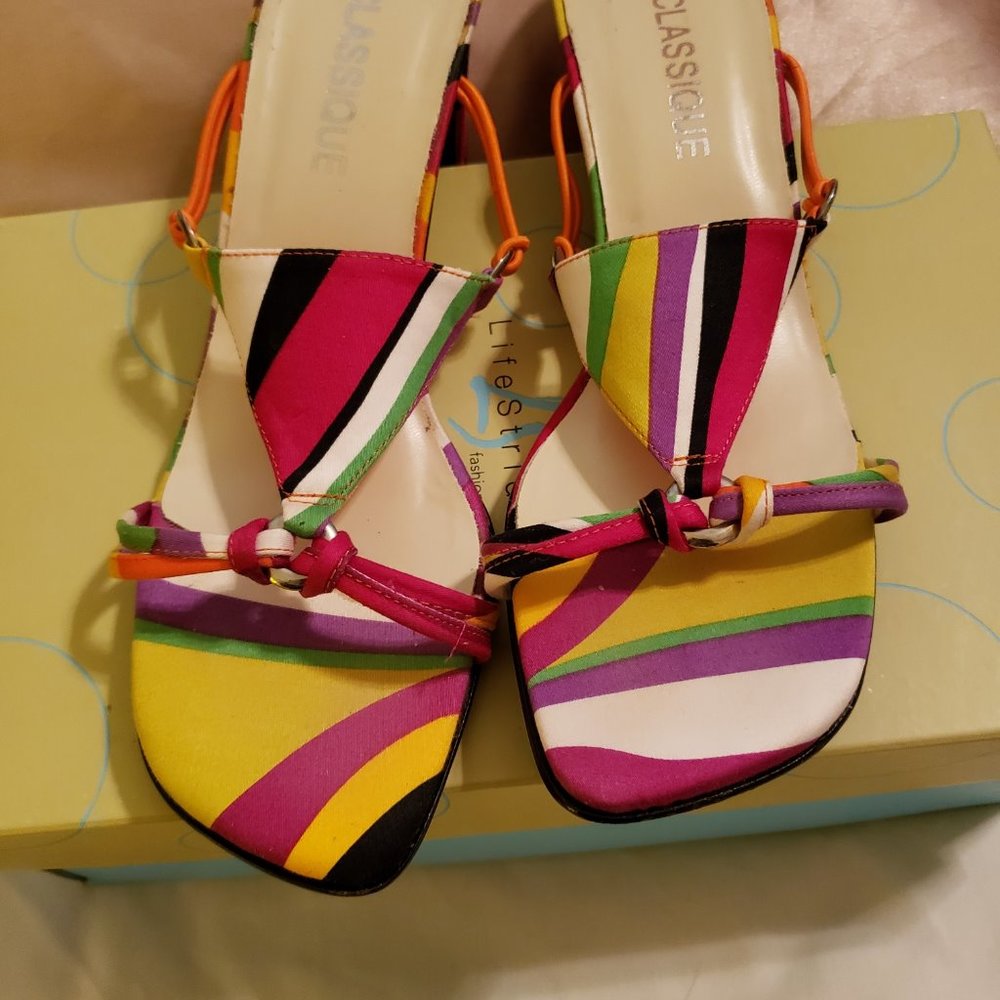Follow the Rainbow Sandals Sz 9 - Picture 7 of 7